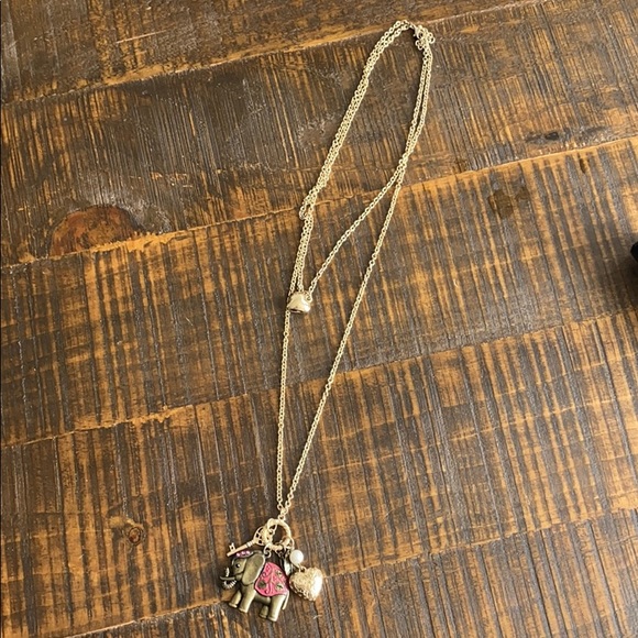 Forever 21 Elephant Necklace - Picture 2 of 2